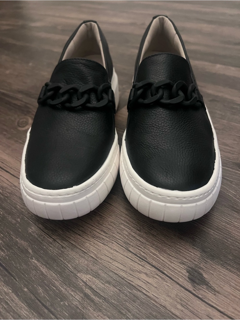 Naturalizer Daphne Black Leather Chain Loafers Sneakers Size 9.5